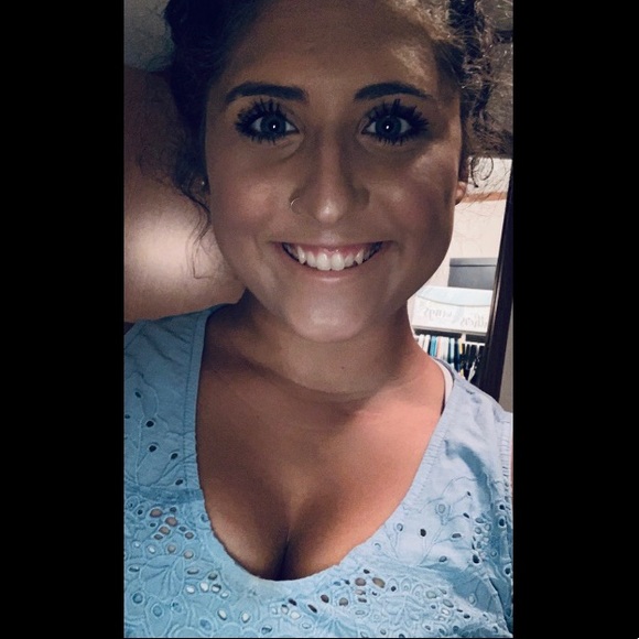 Meet your Posher, Audrey - Picture 1 of 1